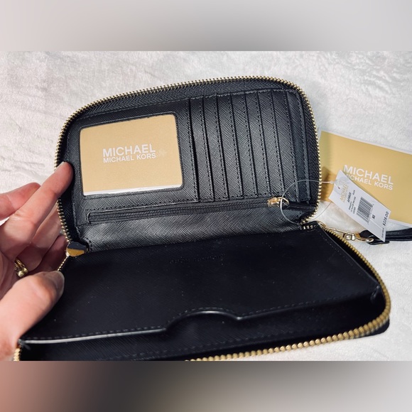 Michael Kors Leather Wallet Wristlet - Picture 2 of 9